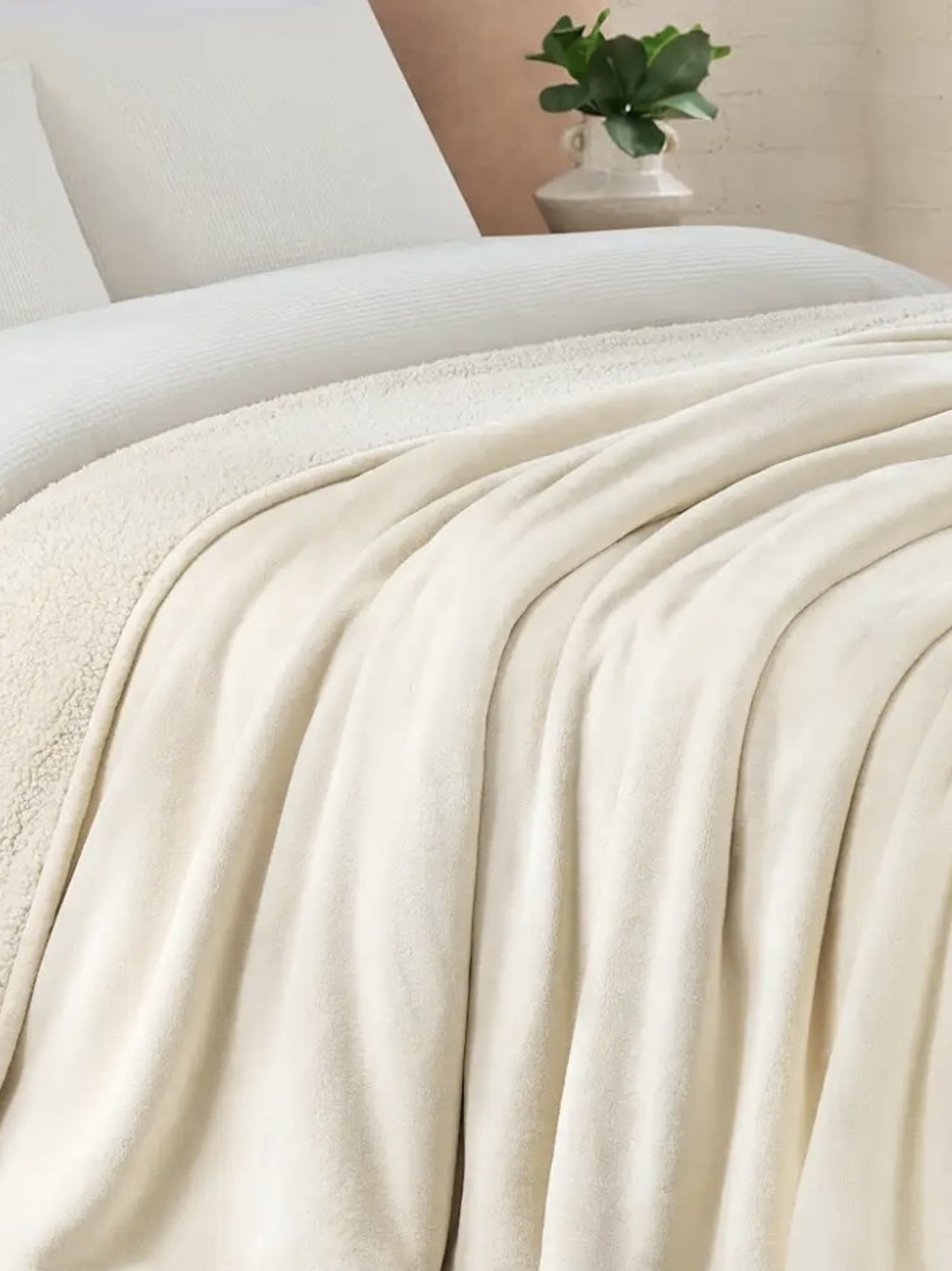 Plush Sherpa Ugg Throw/Blanket - Ivory